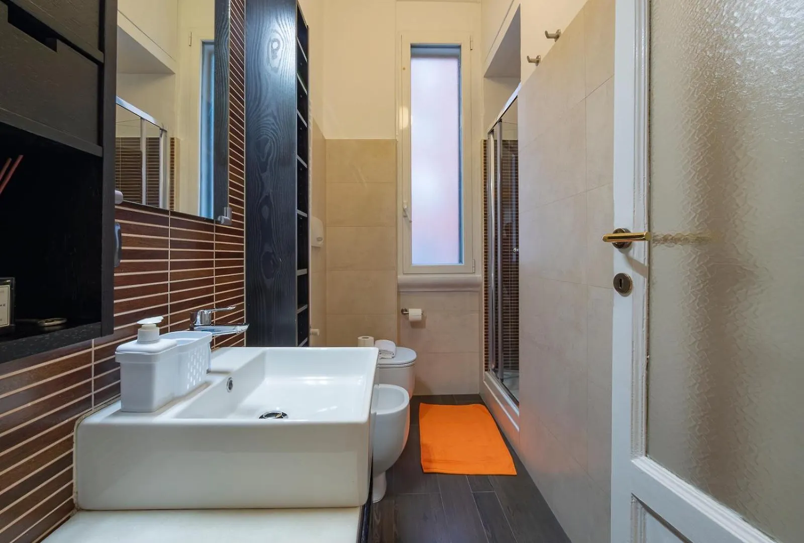 Xenia Apartments - Charming Three-Room Apartment Milan