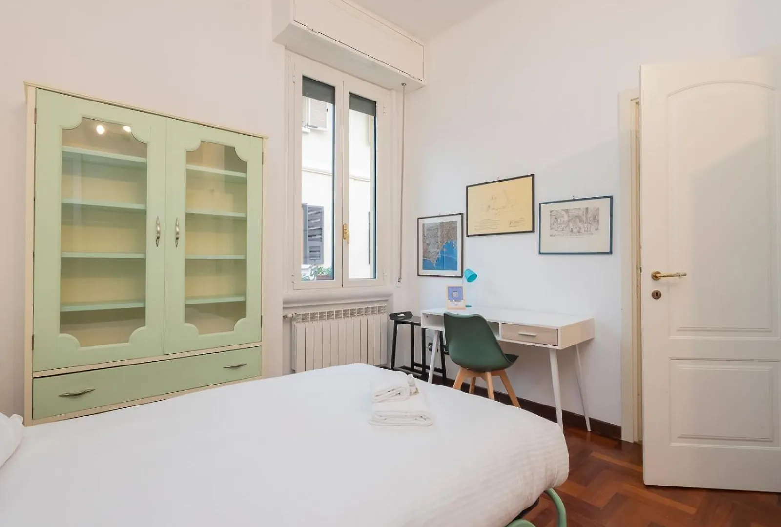 Xenia Apartments - Charming Three-Room Apartment Milan