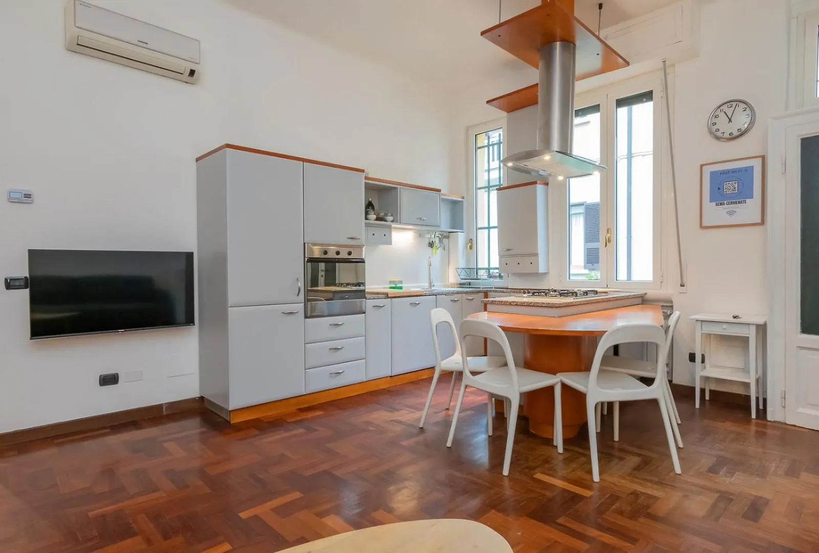 Xenia Apartments - Charming Three-Room Apartment Milan