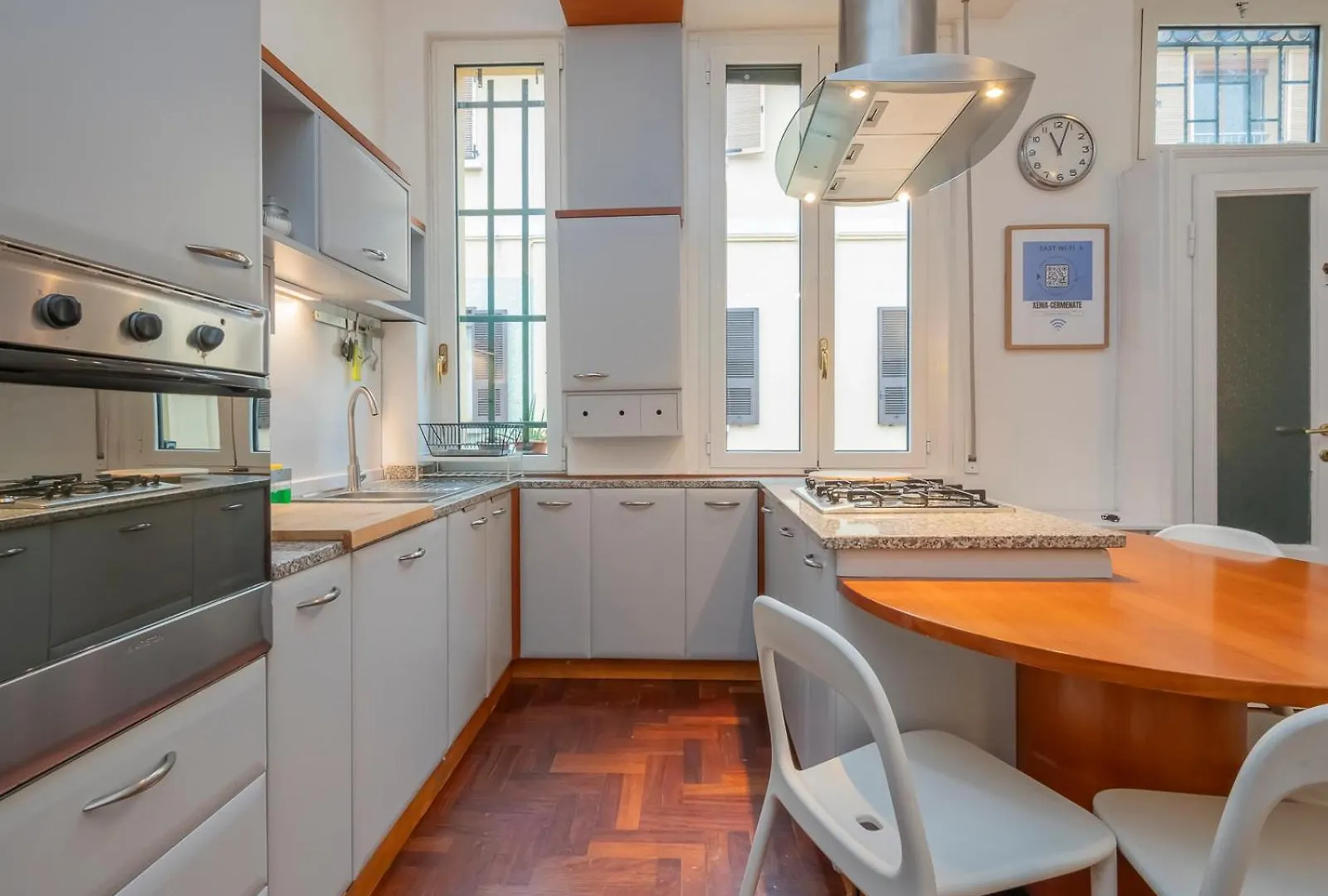 Xenia Apartments - Charming Three-Room Apartment Milan Italy
